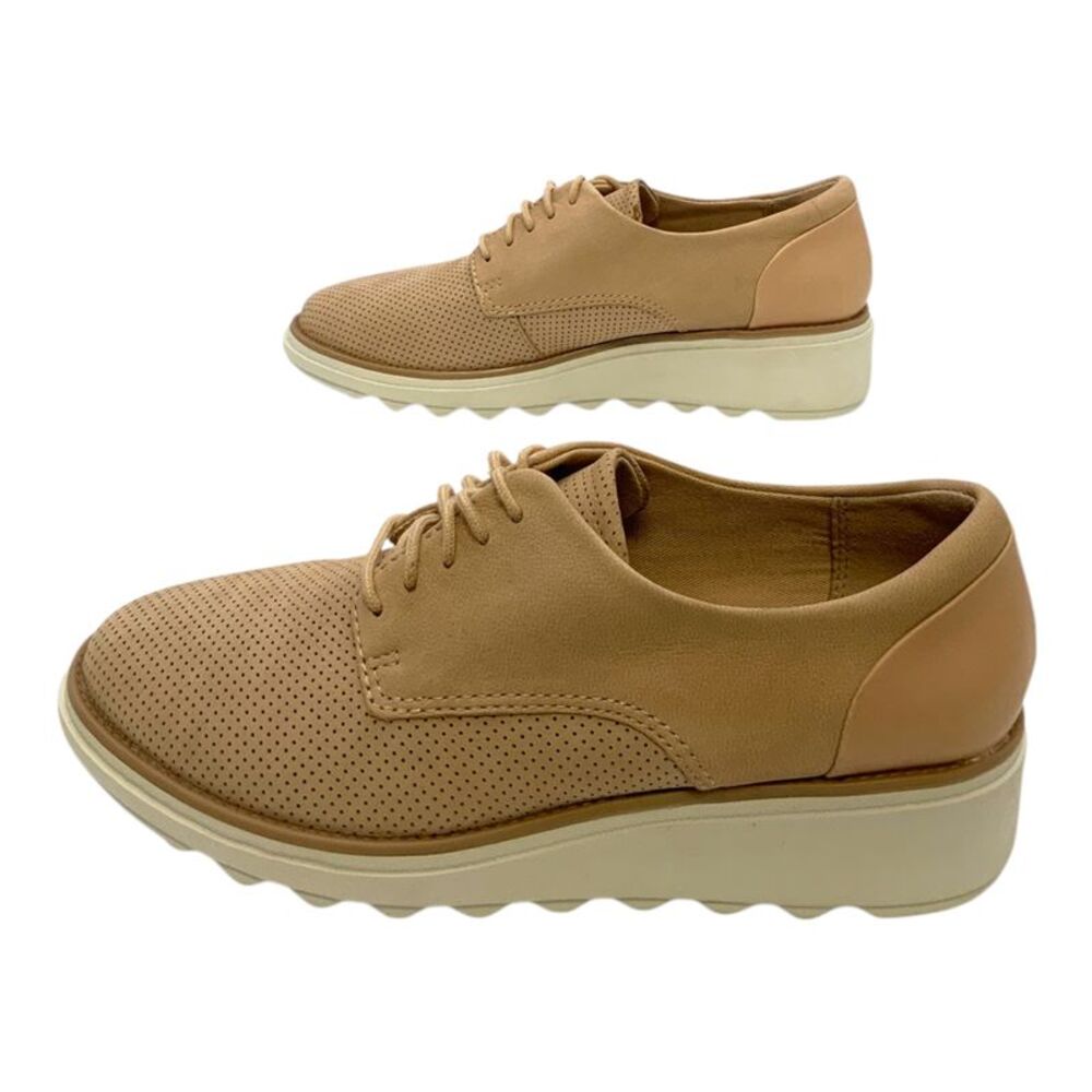 Clarks Tan Wedges